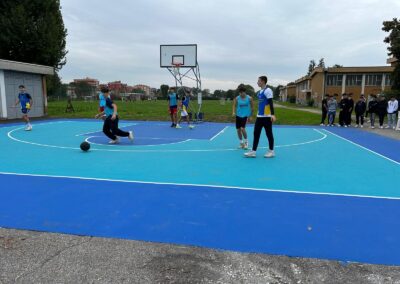 istituto marconi di gorgonzola ecopneus educational gomma riciclata d apfu pneumatici fuori uso legamebiente basket campo da basket sostenibile