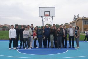 istituto marconi di gorgonzola ecopneus educational gomma riciclata d apfu pneumatici fuori uso legamebiente basket campo da basket sostenibile