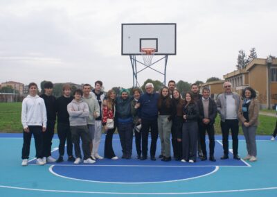 istituto marconi di gorgonzola ecopneus educational gomma riciclata d apfu pneumatici fuori uso legamebiente basket campo da basket sostenibile